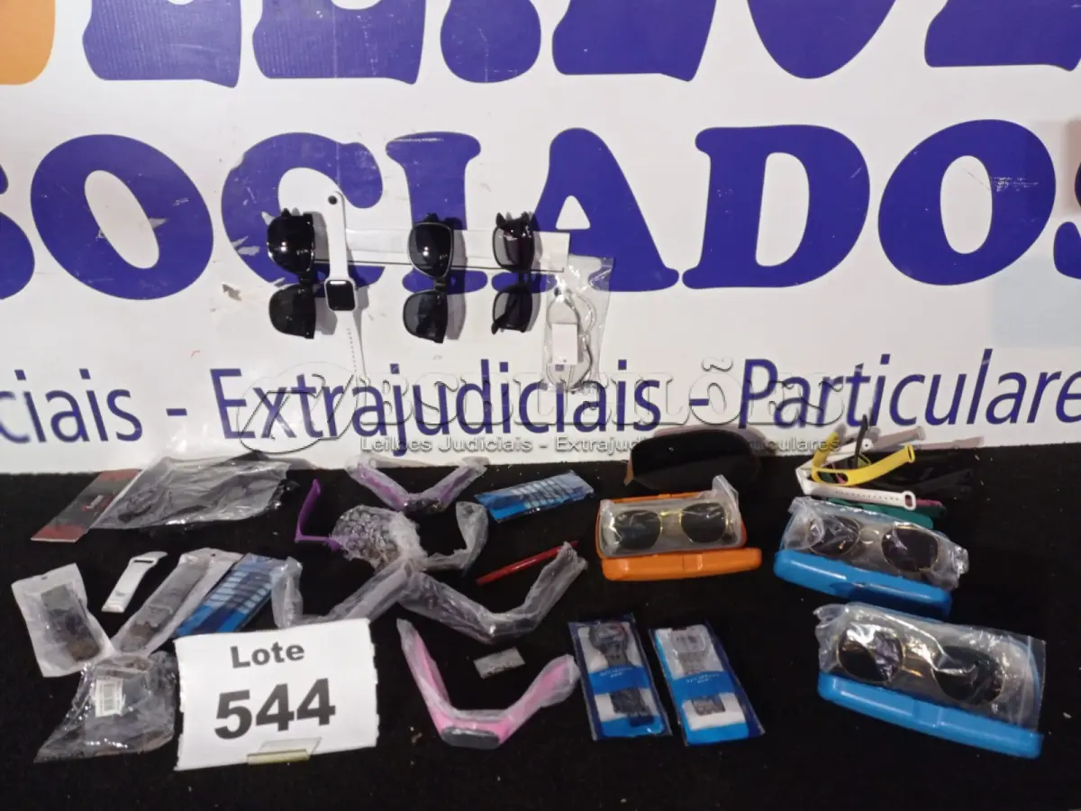 LOTE 544 - 39 – ACESSÓRIOS DIVERSOSA PROXIMADAMENTE.(NO ESTADO, NÃO SABEMOS SE FUNCIONA. LEILÃO NÃO TEM GARANTIA E NEM DEVOLUÇÃO, SUJEITO A POSSÍVEIS AVARIAS VISÍVEIS/OCULTAS E/OU AUSÊNCIA DE COMPONENTES)