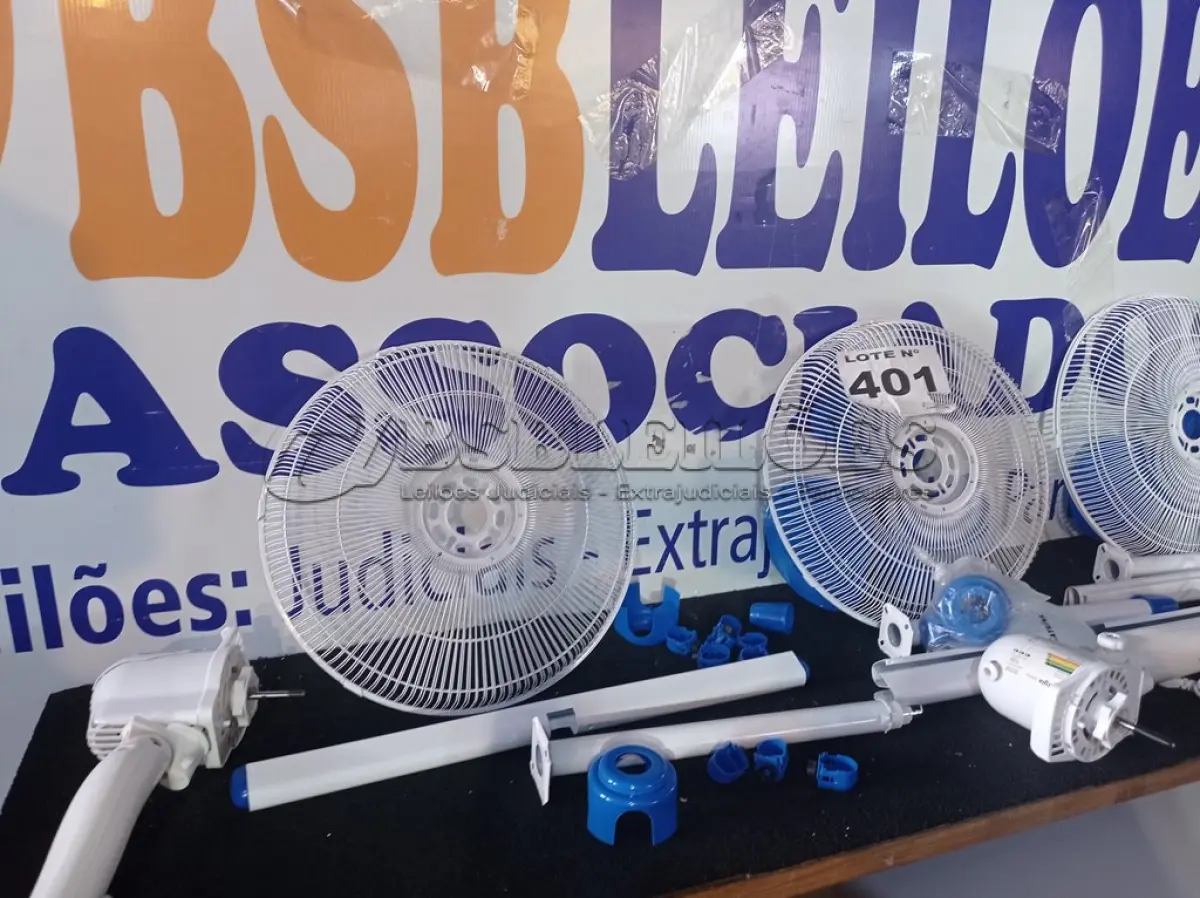 LOTE 401 - 03 – VENTILADORES (NO ESTADO, NÃO SABEMOS SE FUNCIONA. LEILÃO NÃO TEM GARANTIA E NEM DEVOLUÇÃO, SUJEITO A POSSÍVEIS AVARIAS VISÍVEIS/OCULTAS E/OU AUSÊNCIA DE COMPONENTES)