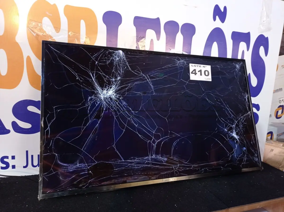 LOTE 410 - 01 - SMART TV LG 55 POLEGADAS (NO ESTADO, NÃO SABEMOS SE FUNCIONA. LEILÃO NÃO TEM GARANTIA E NEM DEVOLUÇÃO, SUJEITO A POSSÍVEIS AVARIAS VISÍVEIS/OCULTAS E/OU AUSÊNCIA DE COMPONENTES)