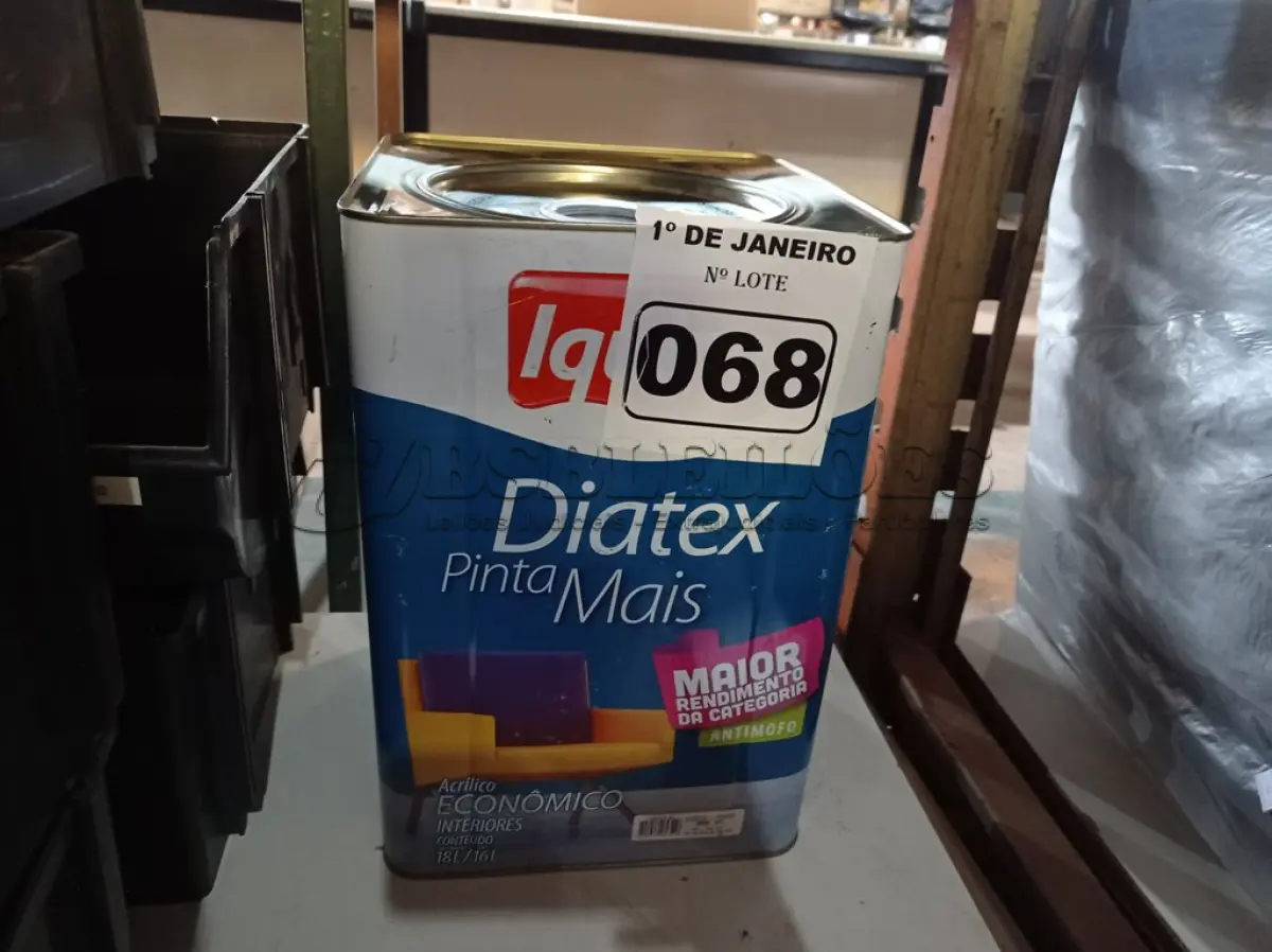 LOTE 068 - 01 LATA DE TINTA IQUINE DIATEX PINTA MAIS 18L BASE “P”. (NO ESTADO) ATENÇÃO! FAZER A VISITAÇÃO ANTES DE ARREMATAR, NÃO SABEMOS SE FUNCIONA. LEILÃO NÃO TEM GARANTIA E NEM DEVOLUÇÃO, SUJEITO A POSSÍVEIS AVARIAS VISÍVEIS/OCULTAS E/OU AUSÊNCIA DE COMPONENTES.