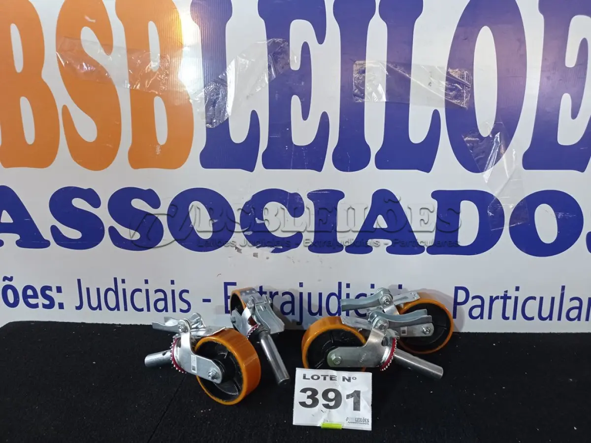 LOTE 391 - 01 - KIT COM 4 RODÍZIOS GIRATÓRIO COM FREIO PARA ANDAIME (NO ESTADO, NÃO SABEMOS SE FUNCIONA. LEILÃO NÃO TEM GARANTIA E NEM DEVOLUÇÃO, SUJEITO A POSSÍVEIS AVARIAS VISÍVEIS/OCULTAS E/OU AUSÊNCIA DE COMPONENTES)