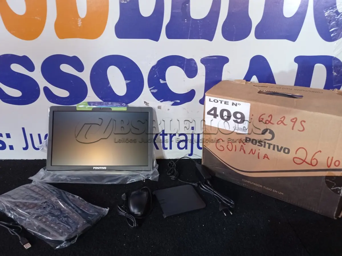 LOTE 409 - 01 - COMPUTADOR TUDO EM UM POSITIVO (NO ESTADO, NÃO SABEMOS SE FUNCIONA. LEILÃO NÃO TEM GARANTIA E NEM DEVOLUÇÃO, SUJEITO A POSSÍVEIS AVARIAS VISÍVEIS/OCULTAS E/OU AUSÊNCIA DE COMPONENTES)