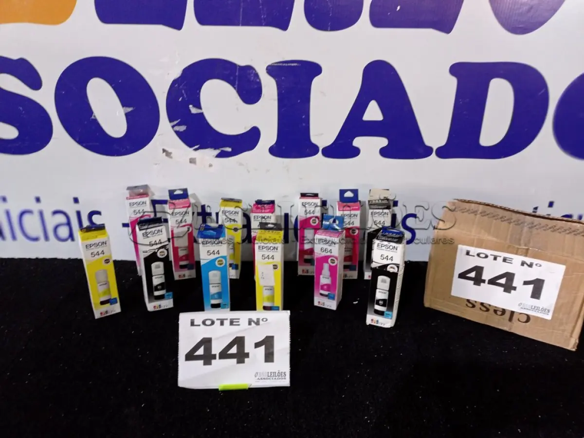 LOTE 441 - 13 - GARRAFAS DE TINTA EPSON (NO ESTADO, NÃO SABEMOS SE FUNCIONA. LEILÃO NÃO TEM GARANTIA E NEM DEVOLUÇÃO, SUJEITO A POSSÍVEIS AVARIAS VISÍVEIS/OCULTAS E/OU AUSÊNCIA DE COMPONENTES)