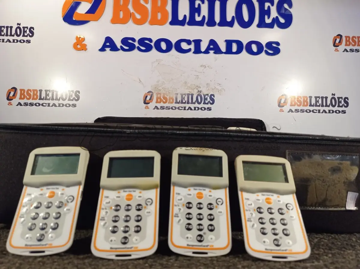 LOTE 027 - 01 MALETA COM VÁRIOS RESPONSE CARD RX. (NO ESTADO) ATENÇÃO! FAZER A VISITAÇÃO ANTES DE ARREMATAR, NÃO SABEMOS SE FUNCIONA. LEILÃO NÃO TEM GARANTIA E NEM DEVOLUÇÃO, SUJEITO A POSSÍVEIS AVARIAS VISÍVEIS/OCULTAS E/OU AUSÊNCIA DE COMPONENTES.