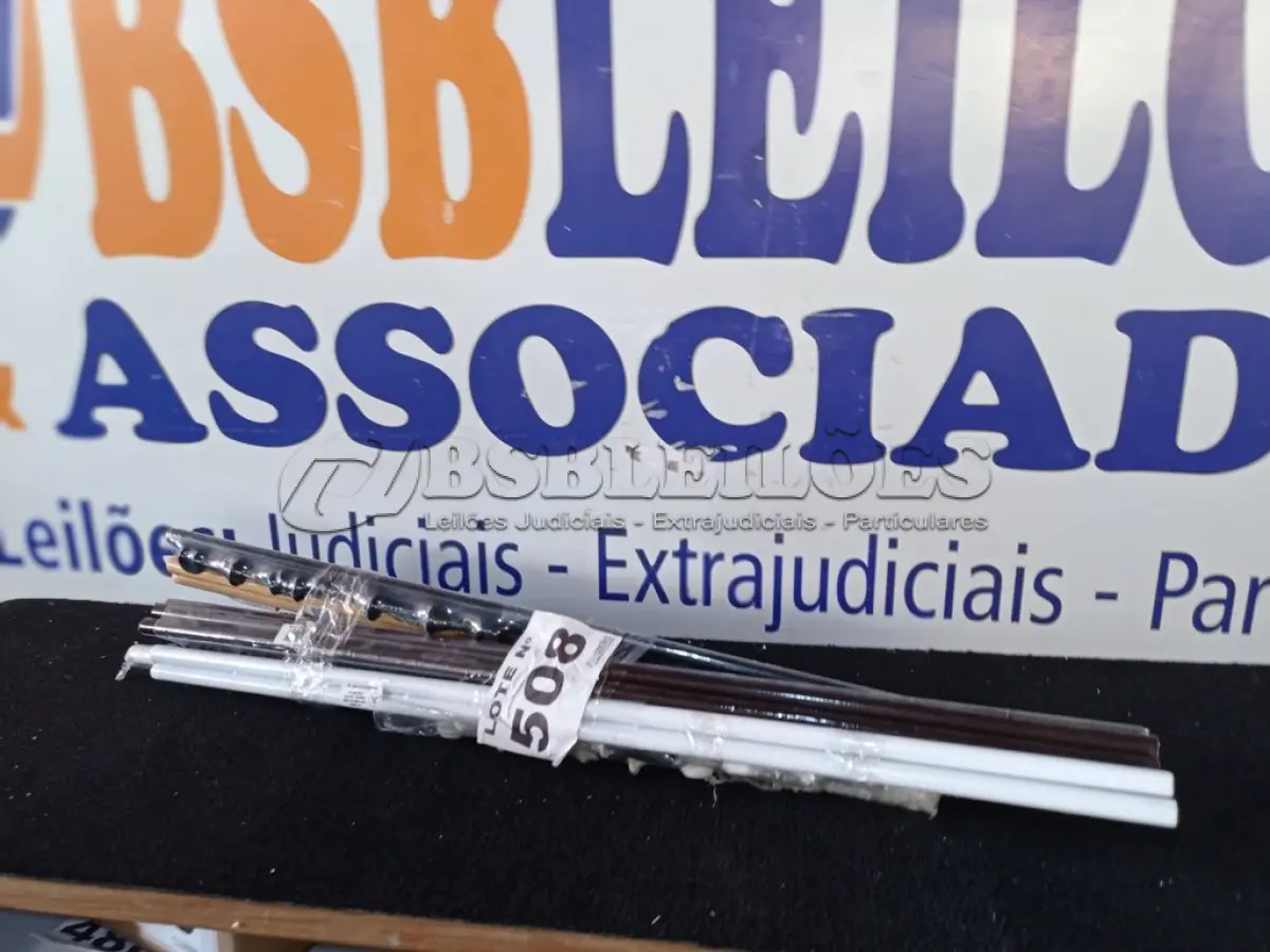 LOTE 508 - 08 – VARAIS PARA CORTINAS (NO ESTADO, NÃO SABEMOS SE FUNCIONA. LEILÃO NÃO TEM GARANTIA E NEM DEVOLUÇÃO, SUJEITO A POSSÍVEIS AVARIAS VISÍVEIS/OCULTAS E/OU AUSÊNCIA DE COMPONENTES)