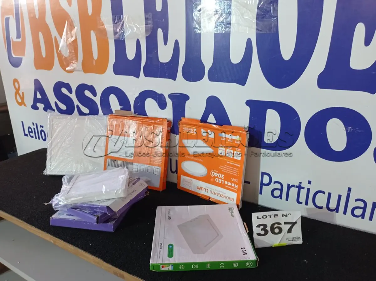 LOTE 367 - 07 – LUMINÁRIAS DIVERSAS (NO ESTADO, NÃO SABEMOS SE FUNCIONA. LEILÃO NÃO TEM GARANTIA E NEM DEVOLUÇÃO, SUJEITO A POSSÍVEIS AVARIAS VISÍVEIS/OCULTAS E/OU AUSÊNCIA DE COMPONENTES)