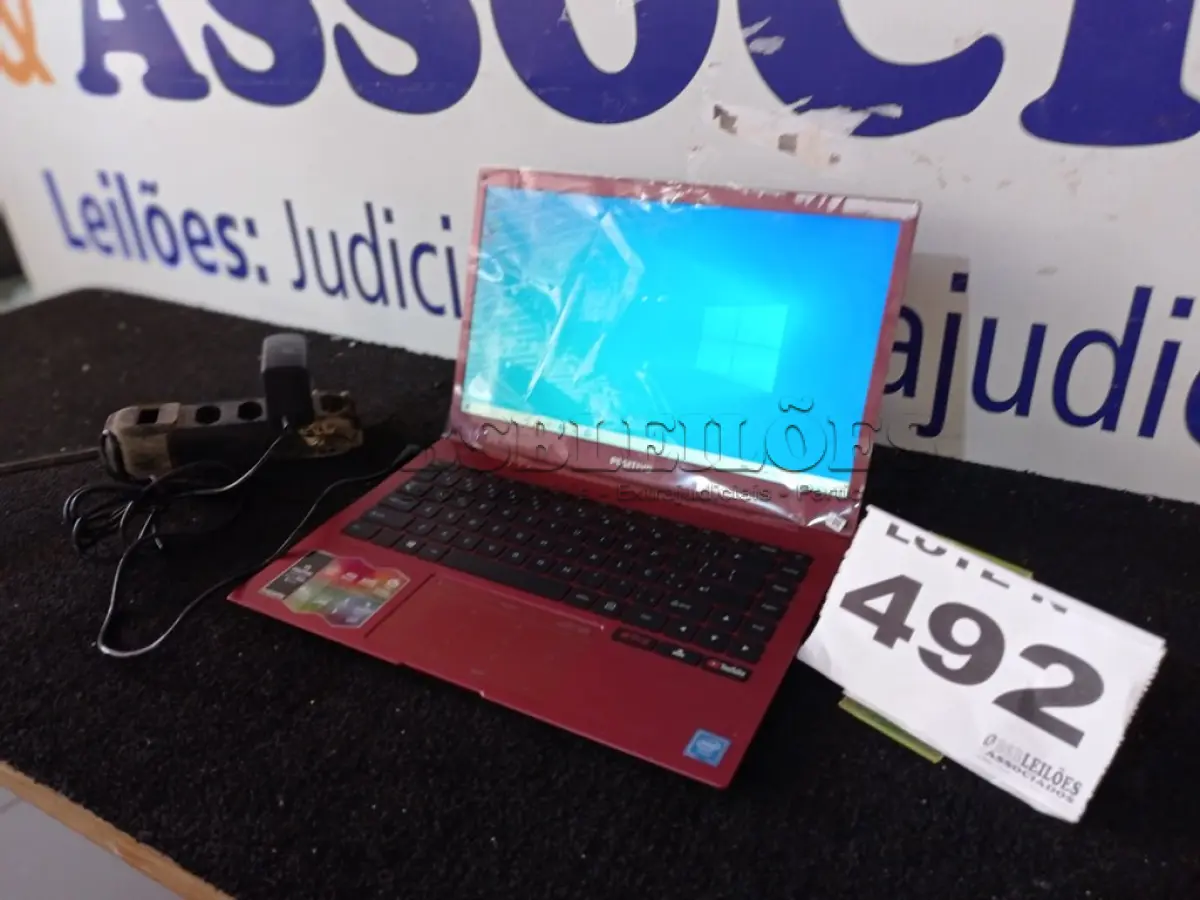 LOTE 492 - 01 - NOTEBOOK POSITIVO MOTION PLUS Q464B TELA 14 4GB (NO ESTADO, NÃO SABEMOS SE FUNCIONA. LEILÃO NÃO TEM GARANTIA E NEM DEVOLUÇÃO, SUJEITO A POSSÍVEIS AVARIAS VISÍVEIS/OCULTAS E/OU AUSÊNCIA DE COMPONENTES)