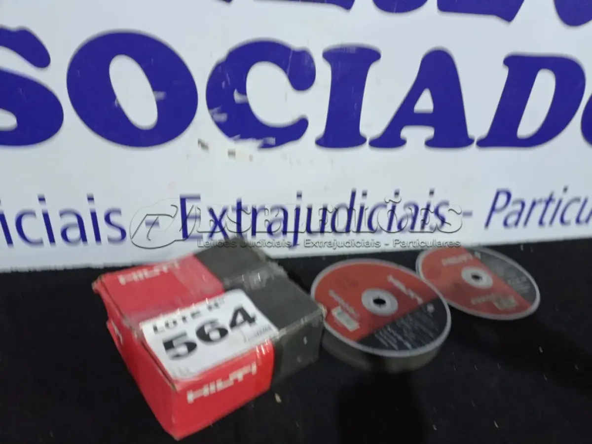 LOTE 564 - 25 - DISCOS DE CORTE METAL HILTI AC-D UP 230 (APROXIMADAMENTE) (NO ESTADO, NÃO SABEMOS SE FUNCIONA. LEILÃO NÃO TEM GARANTIA E NEM DEVOLUÇÃO, SUJEITO A POSSÍVEIS AVARIAS VISÍVEIS/OCULTAS E/OU AUSÊNCIA DE COMPONENTES)