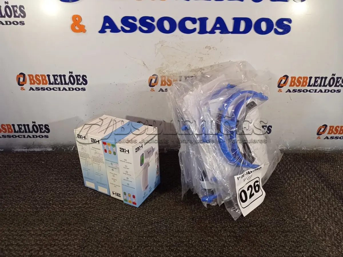LOTE 026 - 10 MÁSCARAS DE PROTEÇÃO E 04 TERMÔMETROS INFRAVERMELHO. (NO ESTADO) ATENÇÃO! FAZER A VISITAÇÃO ANTES DE ARREMATAR, NÃO SABEMOS SE FUNCIONA. LEILÃO NÃO TEM GARANTIA E NEM DEVOLUÇÃO, SUJEITO A POSSÍVEIS AVARIAS VISÍVEIS/OCULTAS E/OU AUSÊNCIA DE COMPONENTES.