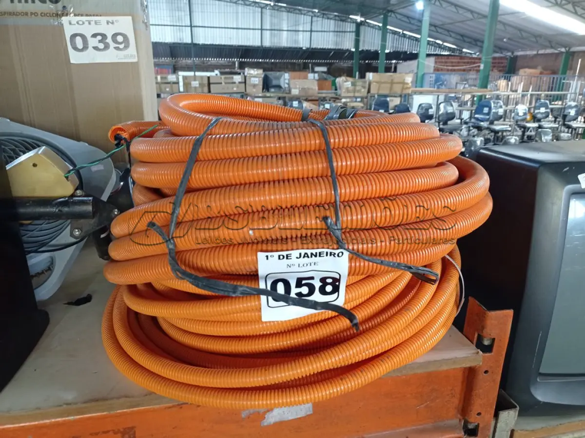 LOTE 058 - 02 ROLOS DE MANGUEIRA CORRUGADA. (NO ESTADO) ATENÇÃO! FAZER A VISITAÇÃO ANTES DE ARREMATAR, NÃO SABEMOS SE FUNCIONA. LEILÃO NÃO TEM GARANTIA E NEM DEVOLUÇÃO, SUJEITO A POSSÍVEIS AVARIAS VISÍVEIS/OCULTAS E/OU AUSÊNCIA DE COMPONENTES.
