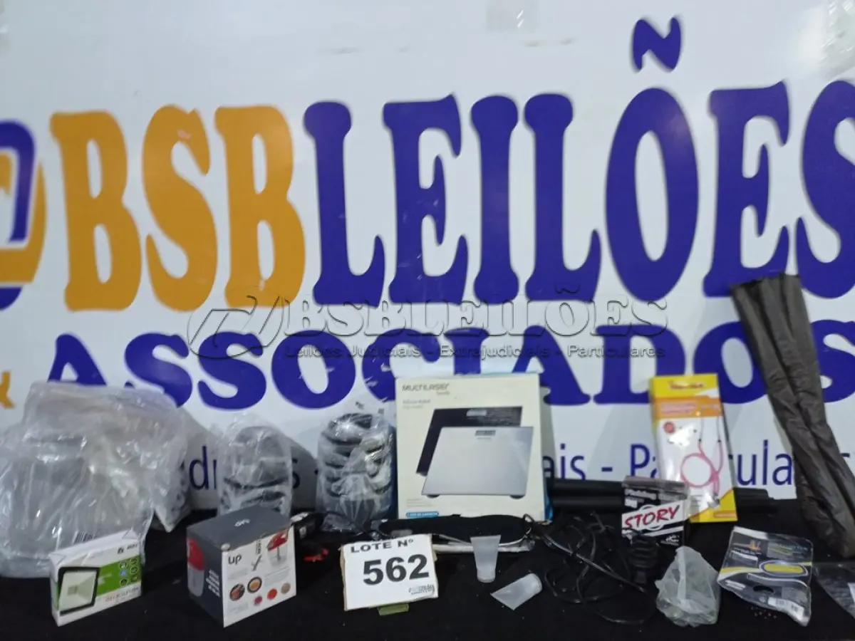 LOTE 562 - 100 – ITENS DIVERSOS (APROXIMADAMENTE)(NO ESTADO, NÃO SABEMOS SE FUNCIONA. LEILÃO NÃO TEM GARANTIA E NEM DEVOLUÇÃO, SUJEITO A POSSÍVEIS AVARIAS VISÍVEIS/OCULTAS E/OU AUSÊNCIA DE COMPONENTES)