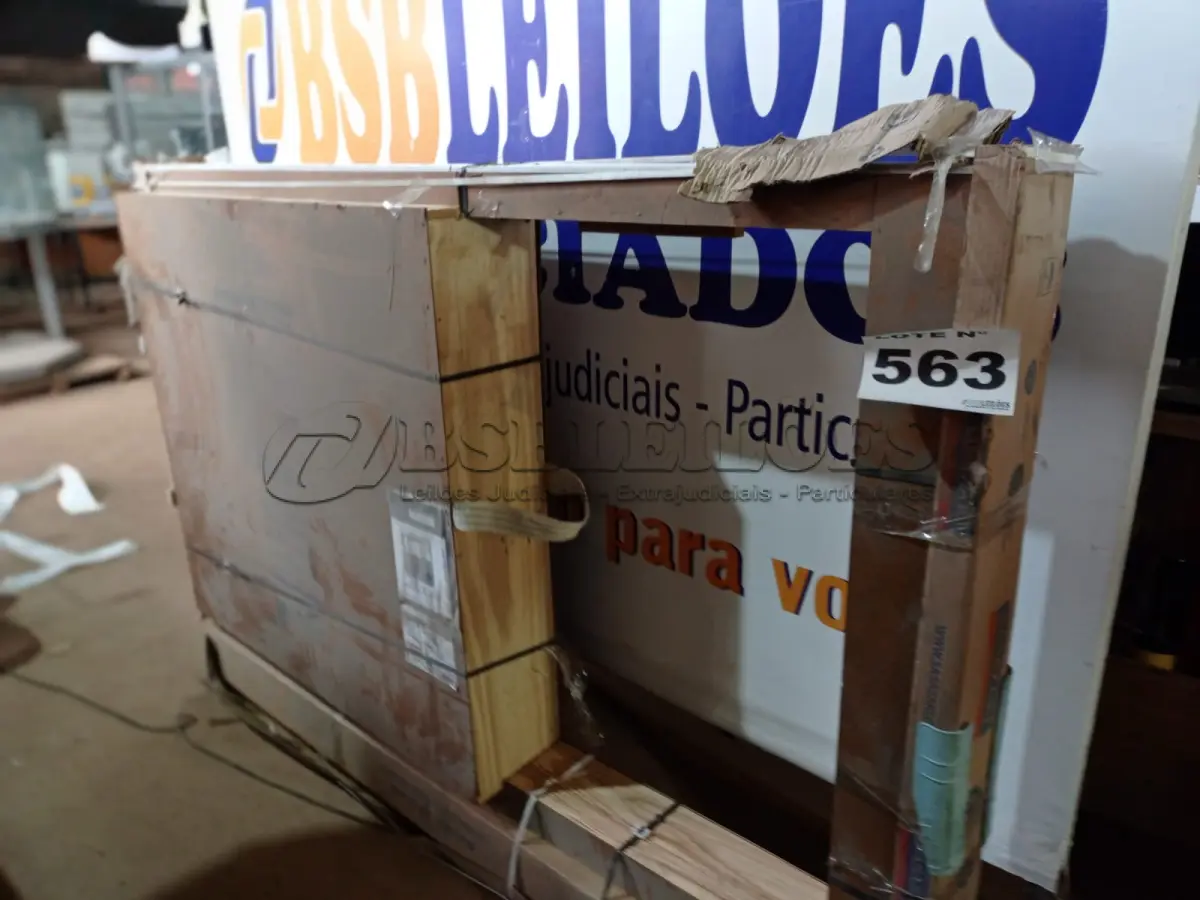LOTE 563 - 01 - JANELA COM PERSIANA INTEGRADA ALUMÍNIO PINTADO BRANCO BLACKOUT 1,40X2,00M LINHA ALUMINIUM SASAZAKI (NO ESTADO, NÃO SABEMOS SE FUNCIONA. LEILÃO NÃO TEM GARANTIA E NEM DEVOLUÇÃO, SUJEITO A POSSÍVEIS AVARIAS VISÍVEIS/OCULTAS E/OU AUSÊNCIA DE COMPONENTES)