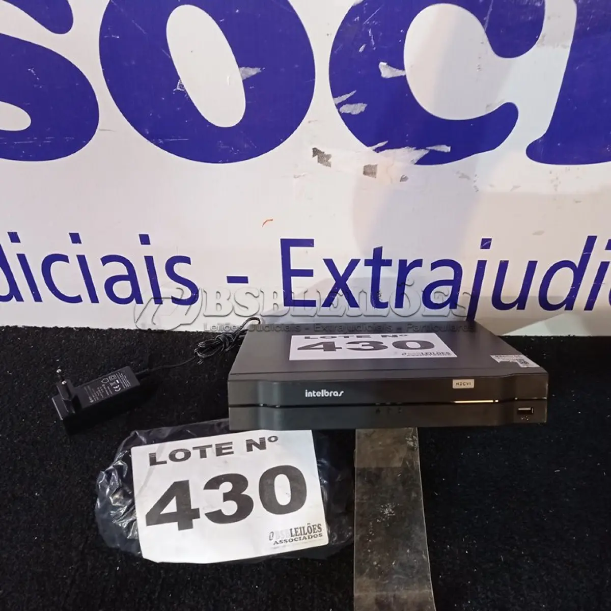 LOTE 430 - 01 - DVR 16 CANAIS INTELBRAS (NO ESTADO, NÃO SABEMOS SE FUNCIONA. LEILÃO NÃO TEM GARANTIA E NEM DEVOLUÇÃO, SUJEITO A POSSÍVEIS AVARIAS VISÍVEIS/OCULTAS E/OU AUSÊNCIA DE COMPONENTES)