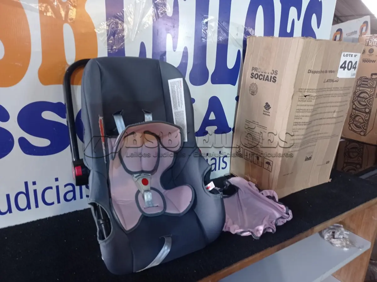 LOTE 404 - 01 – BEBE CONFORTO CINZA COM ROSA (NO ESTADO, NÃO SABEMOS SE FUNCIONA. LEILÃO NÃO TEM GARANTIA E NEM DEVOLUÇÃO, SUJEITO A POSSÍVEIS AVARIAS VISÍVEIS/OCULTAS E/OU AUSÊNCIA DE COMPONENTES)