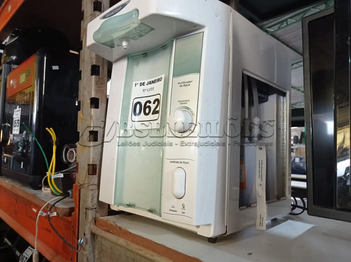 LOTE 062 - 01 PURIFICADOR DE ÁGUA MARCA BRASTEMP 220V. (NO ESTADO) ATENÇÃO! FAZER A VISITAÇÃO ANTES DE ARREMATAR, NÃO SABEMOS SE FUNCIONA. LEILÃO NÃO TEM GARANTIA E NEM DEVOLUÇÃO, SUJEITO A POSSÍVEIS AVARIAS VISÍVEIS/OCULTAS E/OU AUSÊNCIA DE COMPONENTES.
