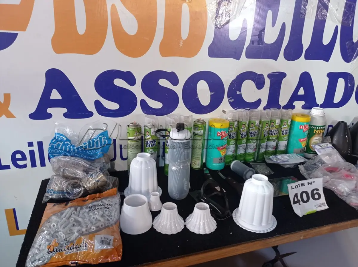 LOTE 406 - 30 – ITENS DE FERRAGISTA (APROXIMADAMENTE)(NO ESTADO, NÃO SABEMOS SE FUNCIONA. LEILÃO NÃO TEM GARANTIA E NEM DEVOLUÇÃO, SUJEITO A POSSÍVEIS AVARIAS VISÍVEIS/OCULTAS E/OU AUSÊNCIA DE COMPONENTES)