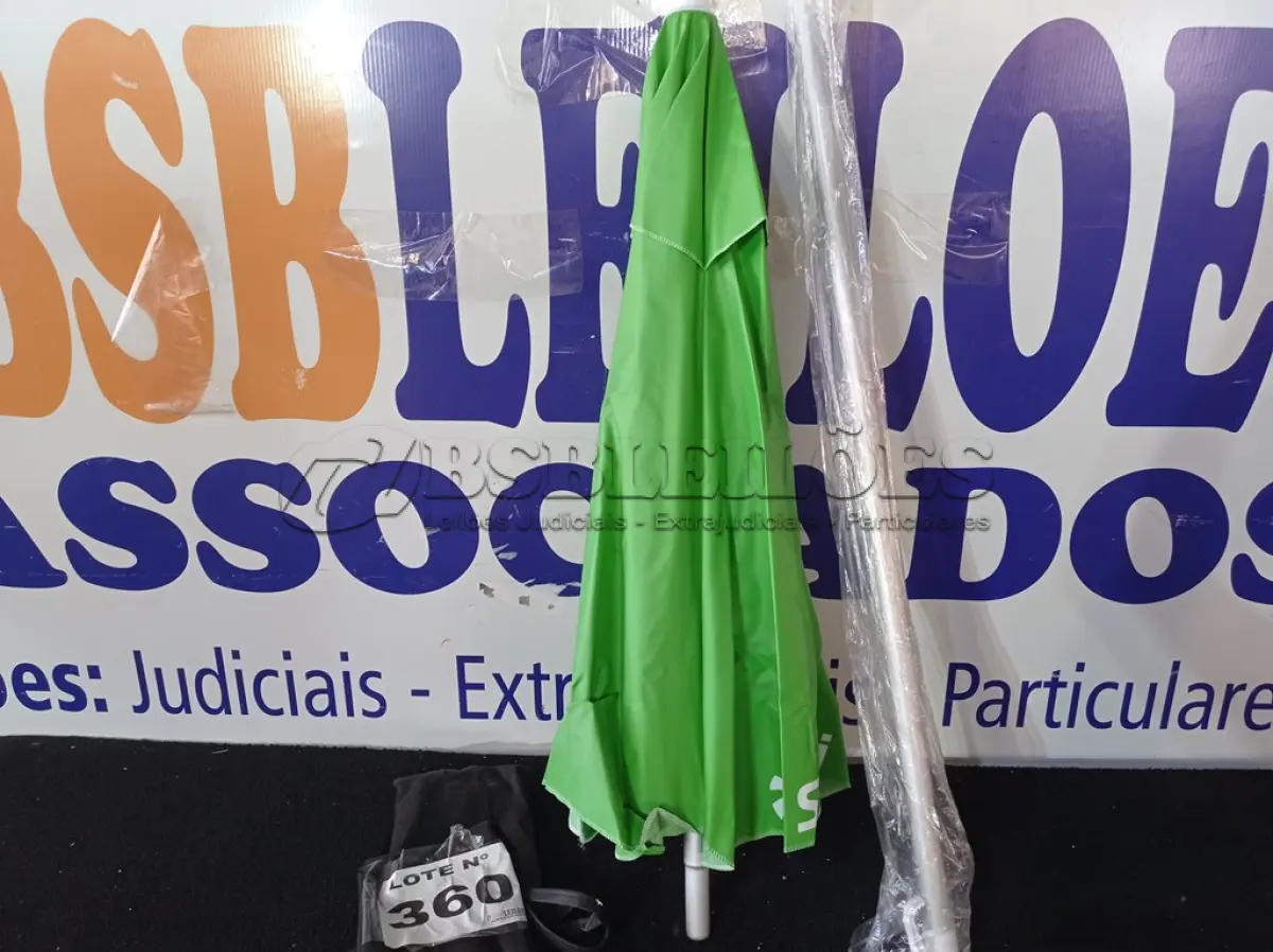 LOTE 360 - 01 - GUARDA SOL 1.60 ALUMÍNIO (NO ESTADO, NÃO SABEMOS SE FUNCIONA. LEILÃO NÃO TEM GARANTIA E NEM DEVOLUÇÃO, SUJEITO A POSSÍVEIS AVARIAS VISÍVEIS/OCULTAS E/OU AUSÊNCIA DE COMPONENTES)