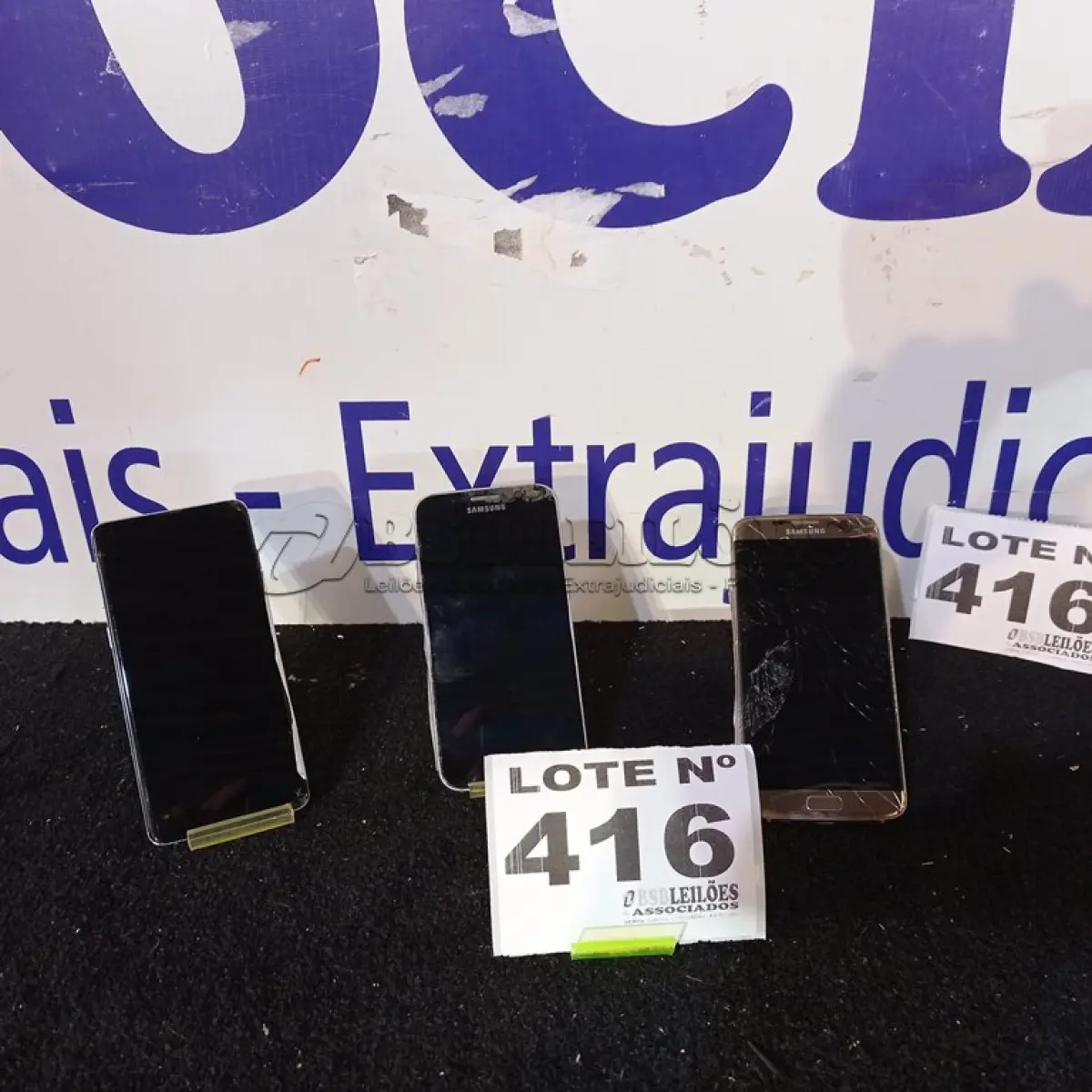 LOTE 416 - 01 - CELULAR SAMSUNG S10 – 01 CELULAR SAMSUNG S7 EDGE – 01 CELULAR SAMSUNG S6 (NO ESTADO, NÃO SABEMOS SE FUNCIONA. LEILÃO NÃO TEM GARANTIA E NEM DEVOLUÇÃO, SUJEITO A POSSÍVEIS AVARIAS VISÍVEIS/OCULTAS E/OU AUSÊNCIA DE COMPONENTES)