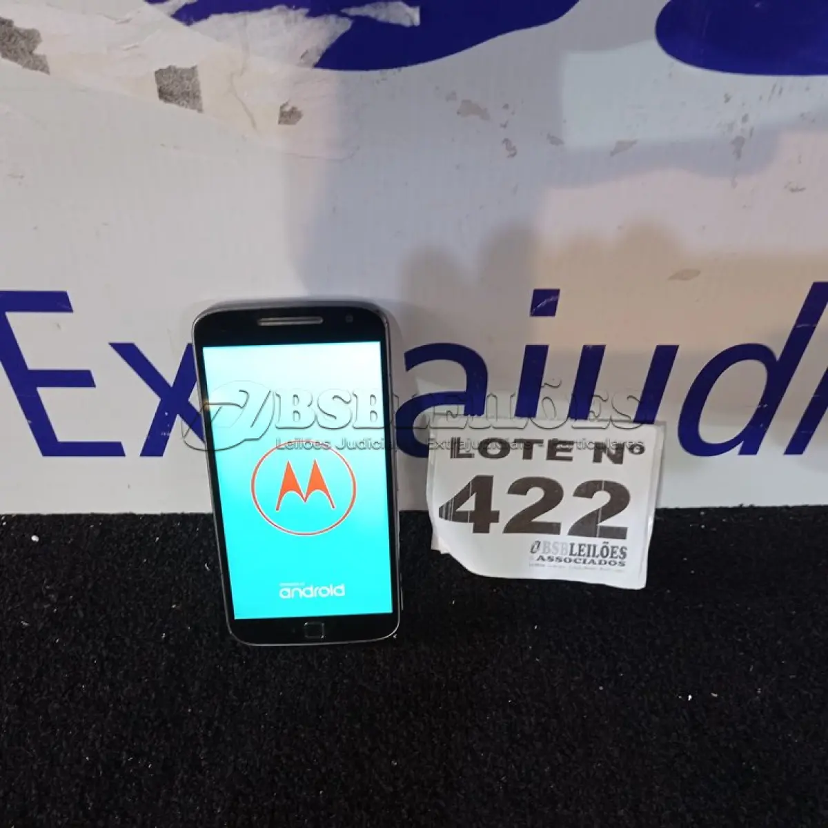 LOTE 422 - 01 - CELULAR MOTOROLA MOTO G4 PLUS (NO ESTADO, NÃO SABEMOS SE FUNCIONA. LEILÃO NÃO TEM GARANTIA E NEM DEVOLUÇÃO, SUJEITO A POSSÍVEIS AVARIAS VISÍVEIS/OCULTAS E/OU AUSÊNCIA DE COMPONENTES)
