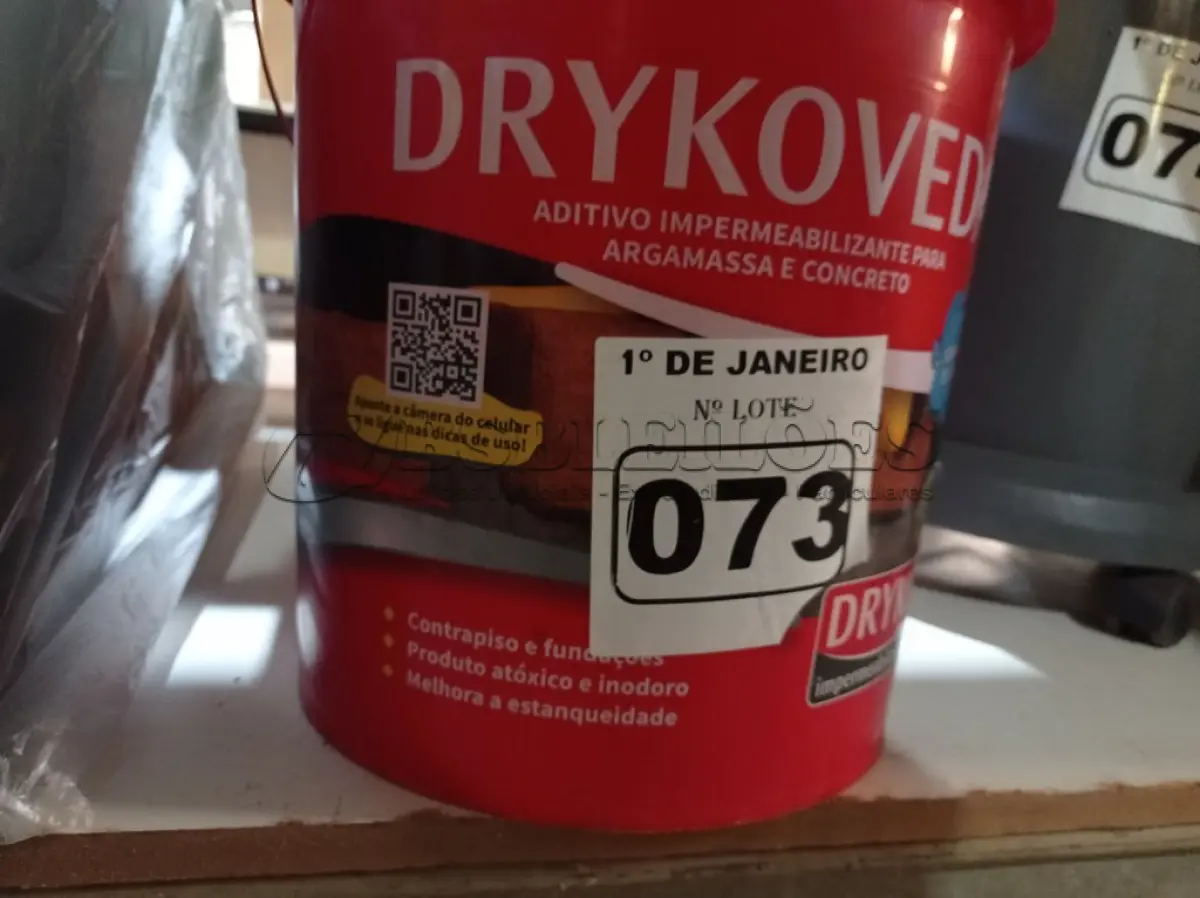 LOTE 073 - 01 BALDE DE DRYKOVEDA, ADITIVO IMPERMEABILIZANTE PARA ARGAMASSA E CONCRETO. (NO ESTADO) ATENÇÃO! FAZER A VISITAÇÃO ANTES DE ARREMATAR, NÃO SABEMOS SE FUNCIONA. LEILÃO NÃO TEM GARANTIA E NEM DEVOLUÇÃO, SUJEITO A POSSÍVEIS AVARIAS VISÍVEIS/OCULTAS E/OU AUSÊNCIA DE COMPONENTES.
