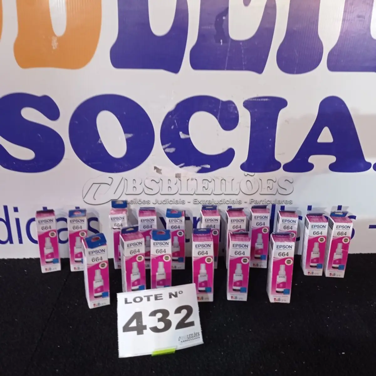 LOTE 432 - 17 - GARRAFAS DE TINTA EPSON (NO ESTADO, NÃO SABEMOS SE FUNCIONA. LEILÃO NÃO TEM GARANTIA E NEM DEVOLUÇÃO, SUJEITO A POSSÍVEIS AVARIAS VISÍVEIS/OCULTAS E/OU AUSÊNCIA DE COMPONENTES)