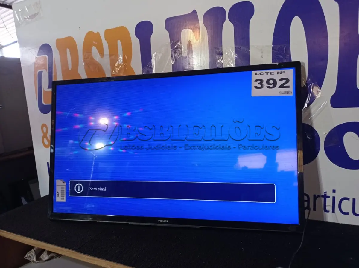LOTE 392 - 01 - TV LED 47 POLEGADAS PHILIPS (NO ESTADO, NÃO SABEMOS SE FUNCIONA. LEILÃO NÃO TEM GARANTIA E NEM DEVOLUÇÃO, SUJEITO A POSSÍVEIS AVARIAS VISÍVEIS/OCULTAS E/OU AUSÊNCIA DE COMPONENTES)