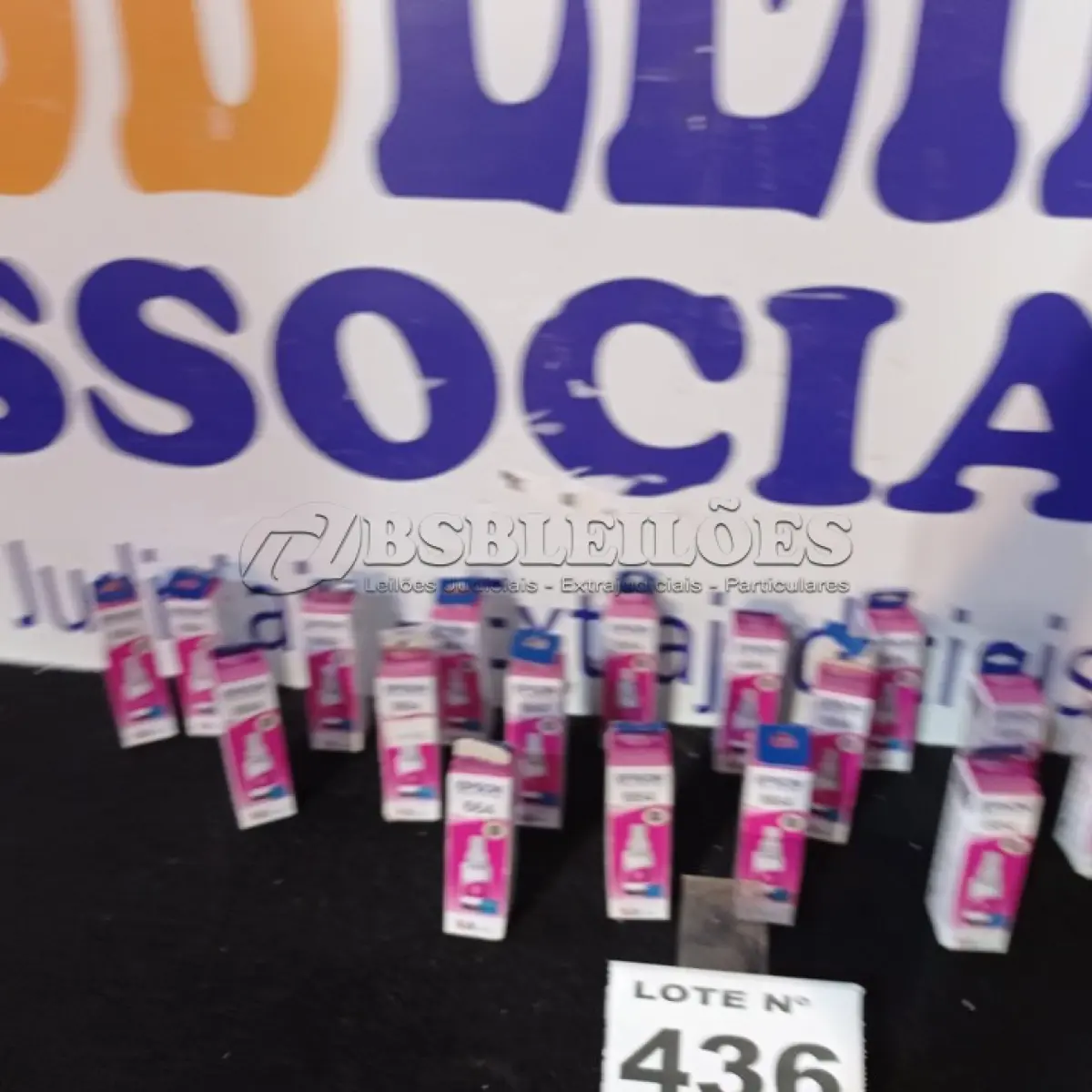 LOTE 436 - 17 - GARRAFAS DE TINTA EPSON (NO ESTADO, NÃO SABEMOS SE FUNCIONA. LEILÃO NÃO TEM GARANTIA E NEM DEVOLUÇÃO, SUJEITO A POSSÍVEIS AVARIAS VISÍVEIS/OCULTAS E/OU AUSÊNCIA DE COMPONENTES)