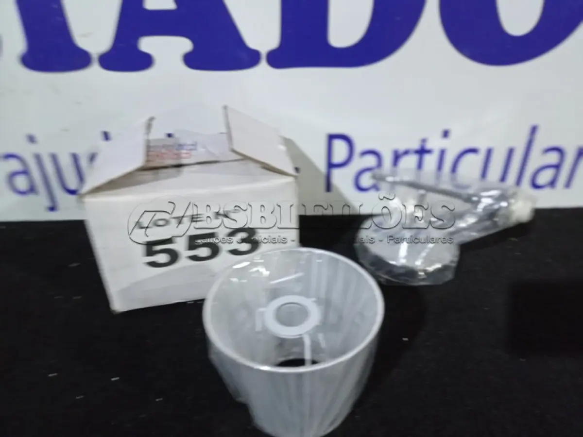 LOTE 553 - 01 - ARANDELA RETA BRANCA FIO DE SEDA - HEVVY - L-0001/W1 WH (NO ESTADO, NÃO SABEMOS SE FUNCIONA. LEILÃO NÃO TEM GARANTIA E NEM DEVOLUÇÃO, SUJEITO A POSSÍVEIS AVARIAS VISÍVEIS/OCULTAS E/OU AUSÊNCIA DE COMPONENTES)