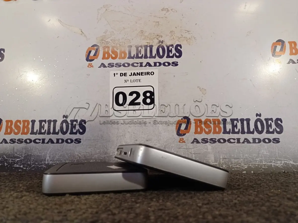 LOTE 028 - 02 TERMINAIS WYSE. (NO ESTADO) ATENÇÃO! FAZER A VISITAÇÃO ANTES DE ARREMATAR, NÃO SABEMOS SE FUNCIONA. LEILÃO NÃO TEM GARANTIA E NEM DEVOLUÇÃO, SUJEITO A POSSÍVEIS AVARIAS VISÍVEIS/OCULTAS E/OU AUSÊNCIA DE COMPONENTES.