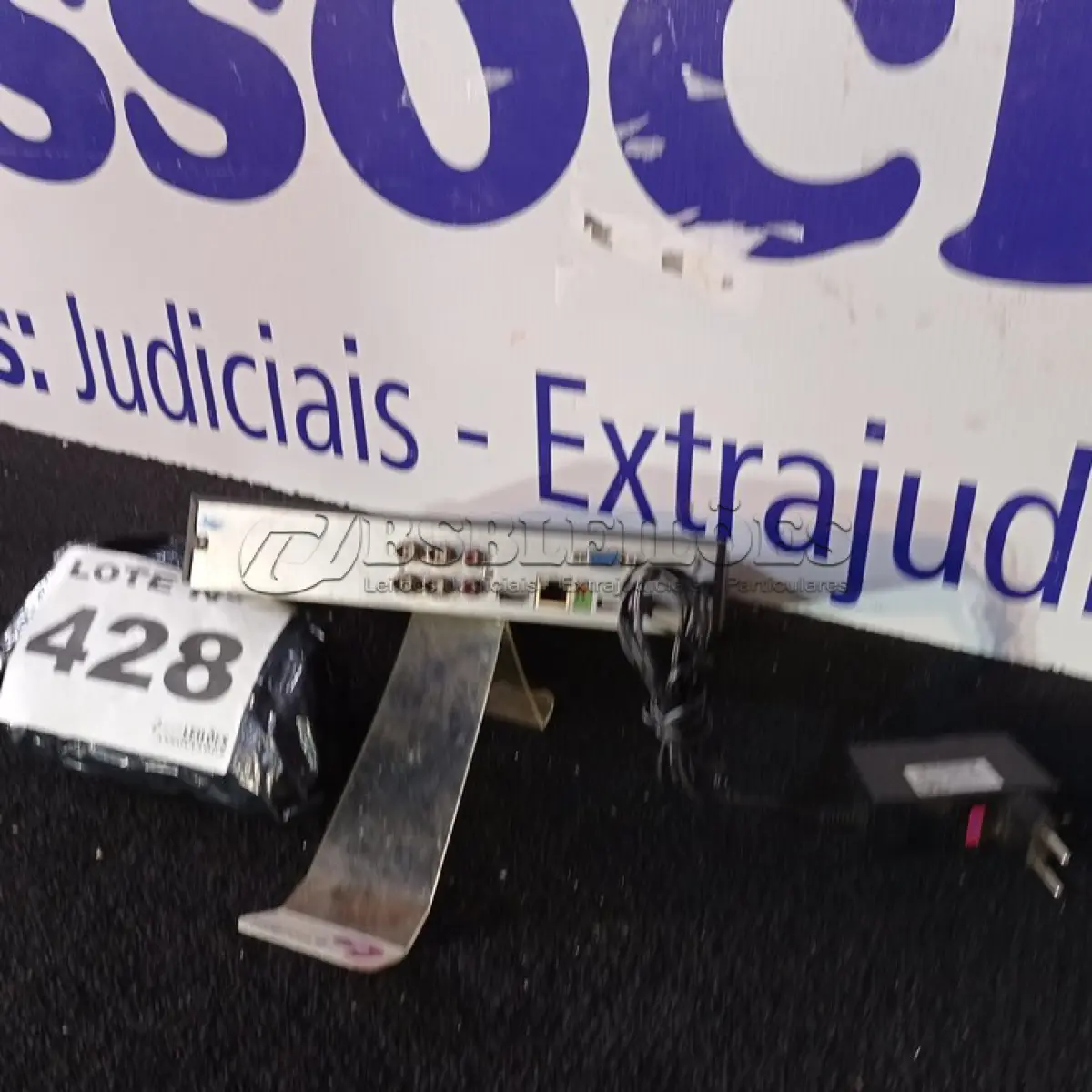 LOTE 428 - 01 - DVR 04 CANAIS INTELBRAS (NO ESTADO, NÃO SABEMOS SE FUNCIONA. LEILÃO NÃO TEM GARANTIA E NEM DEVOLUÇÃO, SUJEITO A POSSÍVEIS AVARIAS VISÍVEIS/OCULTAS E/OU AUSÊNCIA DE COMPONENTES)
