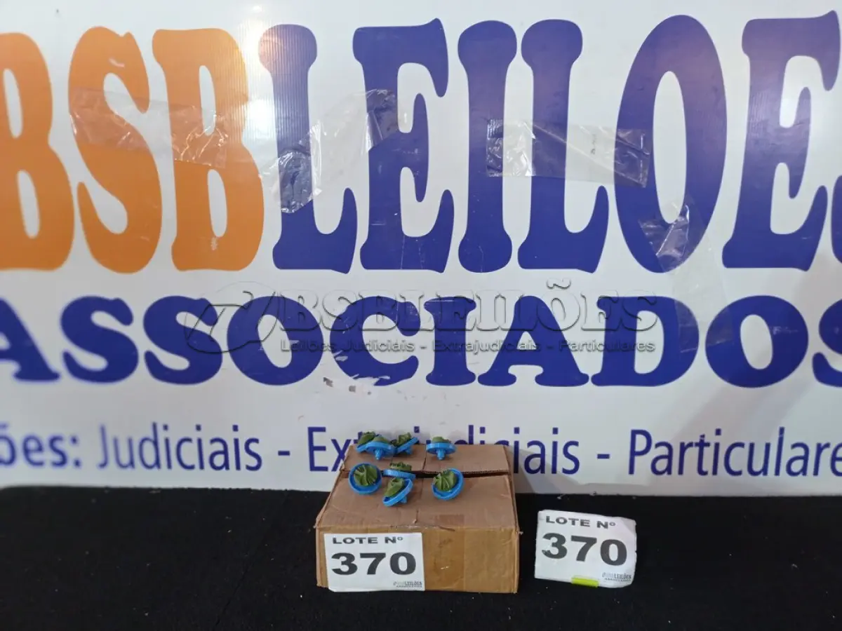 LOTE 370 - 76 – ITENS PARA IRRIGAÇÃO  (APROXIMADAMENTE)(NO ESTADO, NÃO SABEMOS SE FUNCIONA. LEILÃO NÃO TEM GARANTIA E NEM DEVOLUÇÃO, SUJEITO A POSSÍVEIS AVARIAS VISÍVEIS/OCULTAS E/OU AUSÊNCIA DE COMPONENTES)