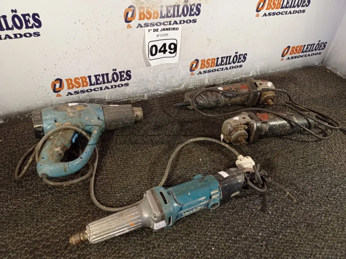 LOTE 049 - 02 ESMERILHADEIRAS, 01 RETIFICA E 01 SOPRADOR MARCAS E MODELOS DIVERSOS PARA RETIRADA DE PEÇAS. (NO ESTADO) ATENÇÃO! FAZER A VISITAÇÃO ANTES DE ARREMATAR, NÃO SABEMOS SE FUNCIONA. LEILÃO NÃO TEM GARANTIA E NEM DEVOLUÇÃO, SUJEITO A POSSÍVEIS AVARIAS VISÍVEIS/OCULTAS E/OU AUSÊNCIA DE COMPONENTES.