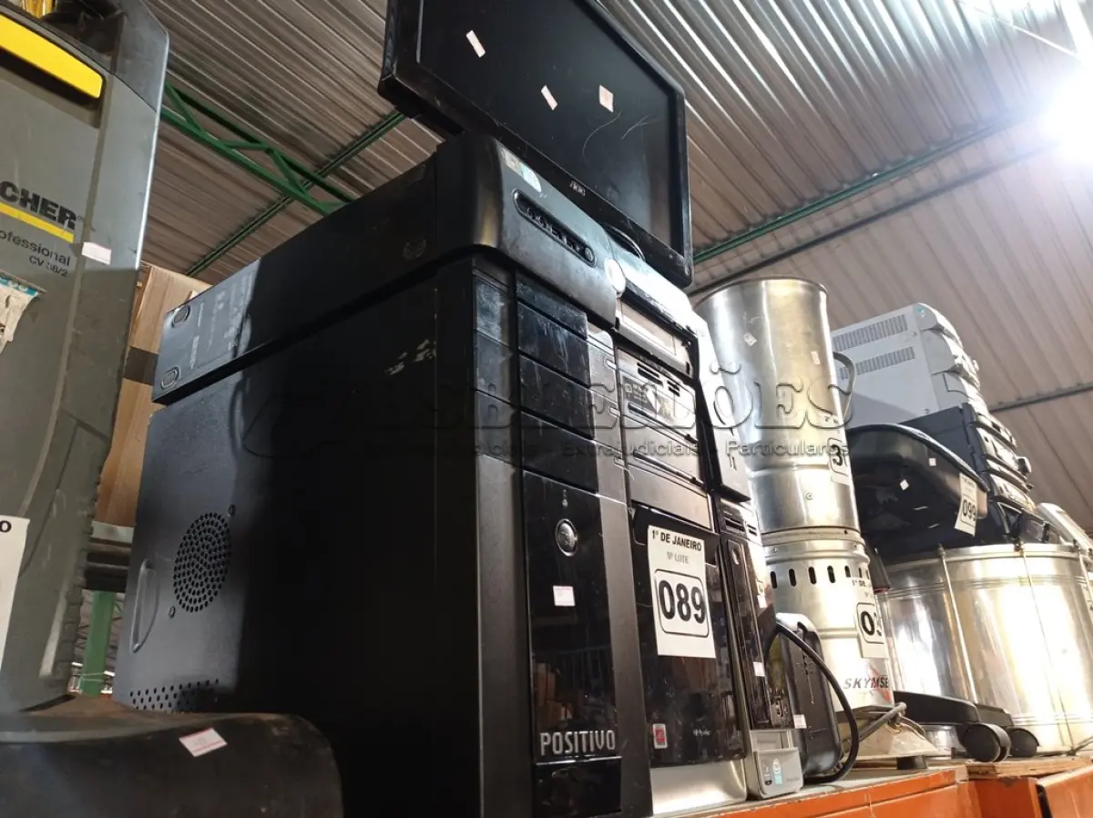 LOTE 089 - 01 MONITOR, 02 ESTABILIZADORES E 05 CPU’S MARCAS E MODELOS DIVERSOS. (NO ESTADO) ATENÇÃO! FAZER A VISITAÇÃO ANTES DE ARREMATAR, NÃO SABEMOS SE FUNCIONA. LEILÃO NÃO TEM GARANTIA E NEM DEVOLUÇÃO, SUJEITO A POSSÍVEIS AVARIAS VISÍVEIS/OCULTAS E/OU AUSÊNCIA DE COMPONENTES.
