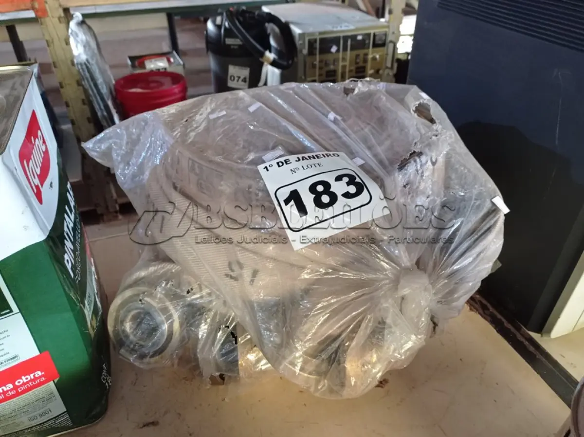 LOTE 183 - 02 ROLOS DE MANGUEIRA DE INCÊNDIO. (NO ESTADO) ATENÇÃO! FAZER A VISITAÇÃO ANTES DE ARREMATAR, NÃO SABEMOS SE FUNCIONA. LEILÃO NÃO TEM GARANTIA E NEM DEVOLUÇÃO, SUJEITO A POSSÍVEIS AVARIAS VISÍVEIS/OCULTAS E/OU AUSÊNCIA DE COMPONENTES.