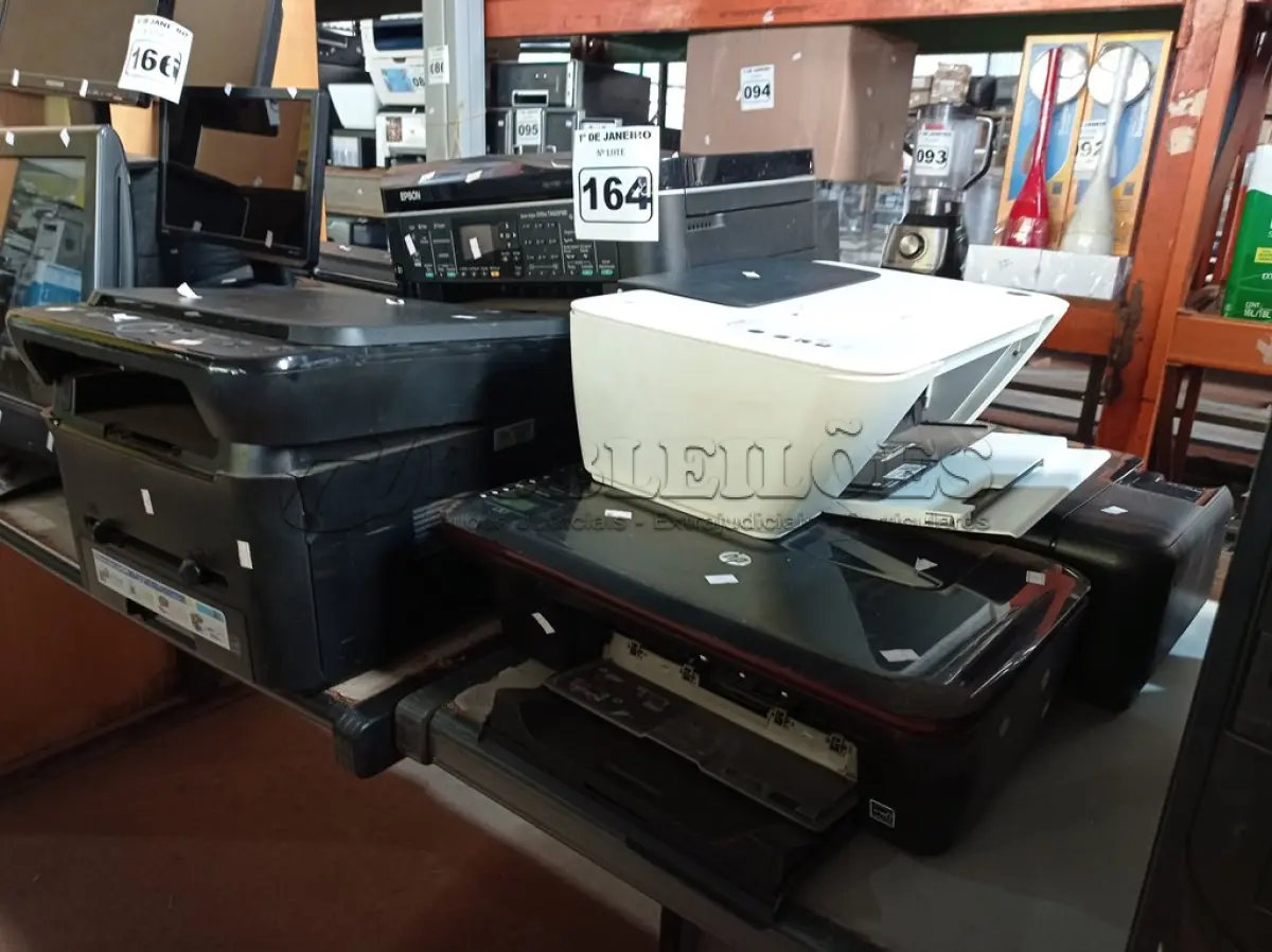 LOTE 164 - 06 IMPRESSORAS MARCAS E MODELOS DIVERSOS. (NO ESTADO) ATENÇÃO! FAZER A VISITAÇÃO ANTES DE ARREMATAR, NÃO SABEMOS SE FUNCIONA. LEILÃO NÃO TEM GARANTIA E NEM DEVOLUÇÃO, SUJEITO A POSSÍVEIS AVARIAS VISÍVEIS/OCULTAS E/OU AUSÊNCIA DE COMPONENTES.
