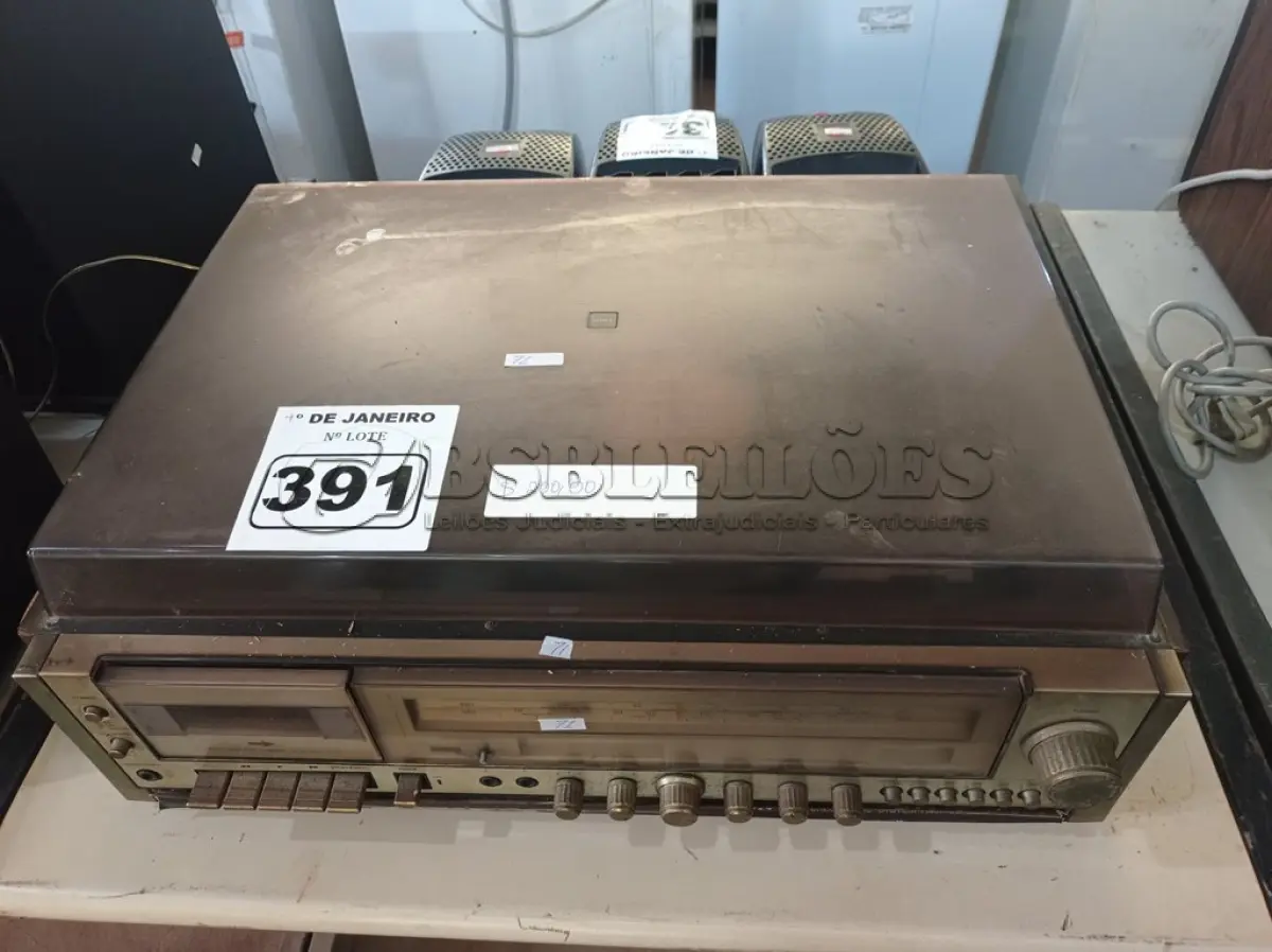 LOTE 391 - 01 APARELHO DE SOM 3X1 MARCA SONY. (NO ESTADO) ATENÇÃO! FAZER A VISITAÇÃO ANTES DE ARREMATAR, NÃO SABEMOS SE FUNCIONA. LEILÃO NÃO TEM GARANTIA E NEM DEVOLUÇÃO, SUJEITO A POSSÍVEIS AVARIAS VISÍVEIS/OCULTAS E/OU AUSÊNCIA DE COMPONENTES.