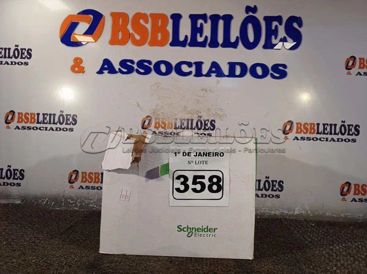 LOTE 358 - 01 LOTE COM VÁRIAS LÂMPADAS DICROICA. (NO ESTADO) ATENÇÃO! FAZER A VISITAÇÃO ANTES DE ARREMATAR, NÃO SABEMOS SE FUNCIONA. LEILÃO NÃO TEM GARANTIA E NEM DEVOLUÇÃO, SUJEITO A POSSÍVEIS AVARIAS VISÍVEIS/OCULTAS E/OU AUSÊNCIA DE COMPONENTES.
