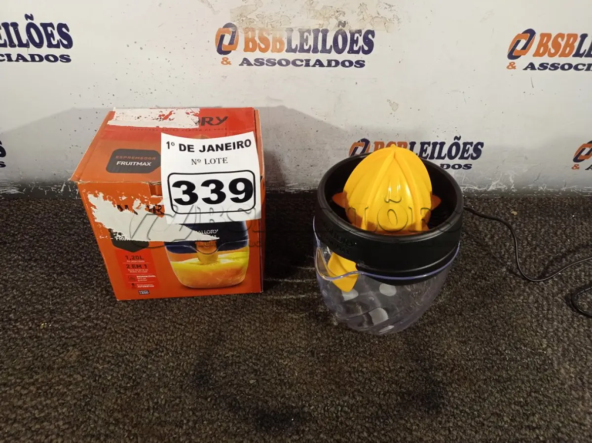 LOTE 339 - 01 EXTRATOR DE SUCOS MARCA MALLORY 110V. (NO ESTADO) ATENÇÃO! FAZER A VISITAÇÃO ANTES DE ARREMATAR, NÃO SABEMOS SE FUNCIONA. LEILÃO NÃO TEM GARANTIA E NEM DEVOLUÇÃO, SUJEITO A POSSÍVEIS AVARIAS VISÍVEIS/OCULTAS E/OU AUSÊNCIA DE COMPONENTES.