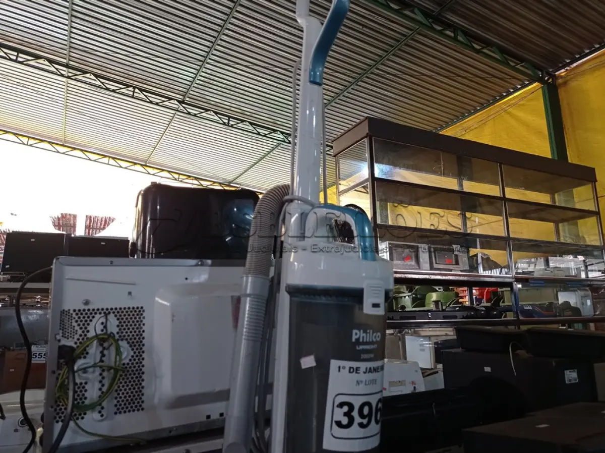 LOTE 396 - 01 ASPIRADOR DE PÓ MARCA PHILCO 220V. (NO ESTADO) ATENÇÃO! FAZER A VISITAÇÃO ANTES DE ARREMATAR, NÃO SABEMOS SE FUNCIONA. LEILÃO NÃO TEM GARANTIA E NEM DEVOLUÇÃO, SUJEITO A POSSÍVEIS AVARIAS VISÍVEIS/OCULTAS E/OU AUSÊNCIA DE COMPONENTES.