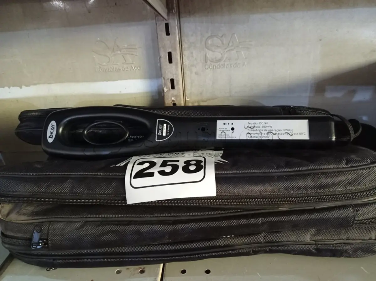 LOTE 258 - 10 DETECTORES DE METAIS. (NO ESTADO) ATENÇÃO! FAZER A VISITAÇÃO ANTES DE ARREMATAR, NÃO SABEMOS SE FUNCIONA. LEILÃO NÃO TEM GARANTIA E NEM DEVOLUÇÃO, SUJEITO A POSSÍVEIS AVARIAS VISÍVEIS/OCULTAS E/OU AUSÊNCIA DE COMPONENTES.