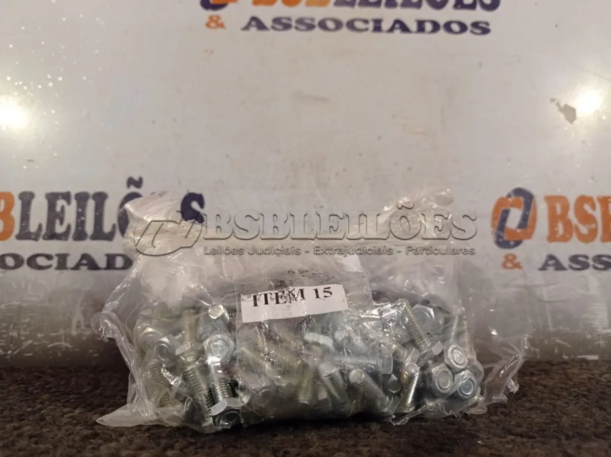 LOTE 340 - 01 LOTE COM VÁRIOS PARAFUSOS GALVANIZADOS. (NO ESTADO) ATENÇÃO! FAZER A VISITAÇÃO ANTES DE ARREMATAR, NÃO SABEMOS SE FUNCIONA. LEILÃO NÃO TEM GARANTIA E NEM DEVOLUÇÃO, SUJEITO A POSSÍVEIS AVARIAS VISÍVEIS/OCULTAS E/OU AUSÊNCIA DE COMPONENTES.