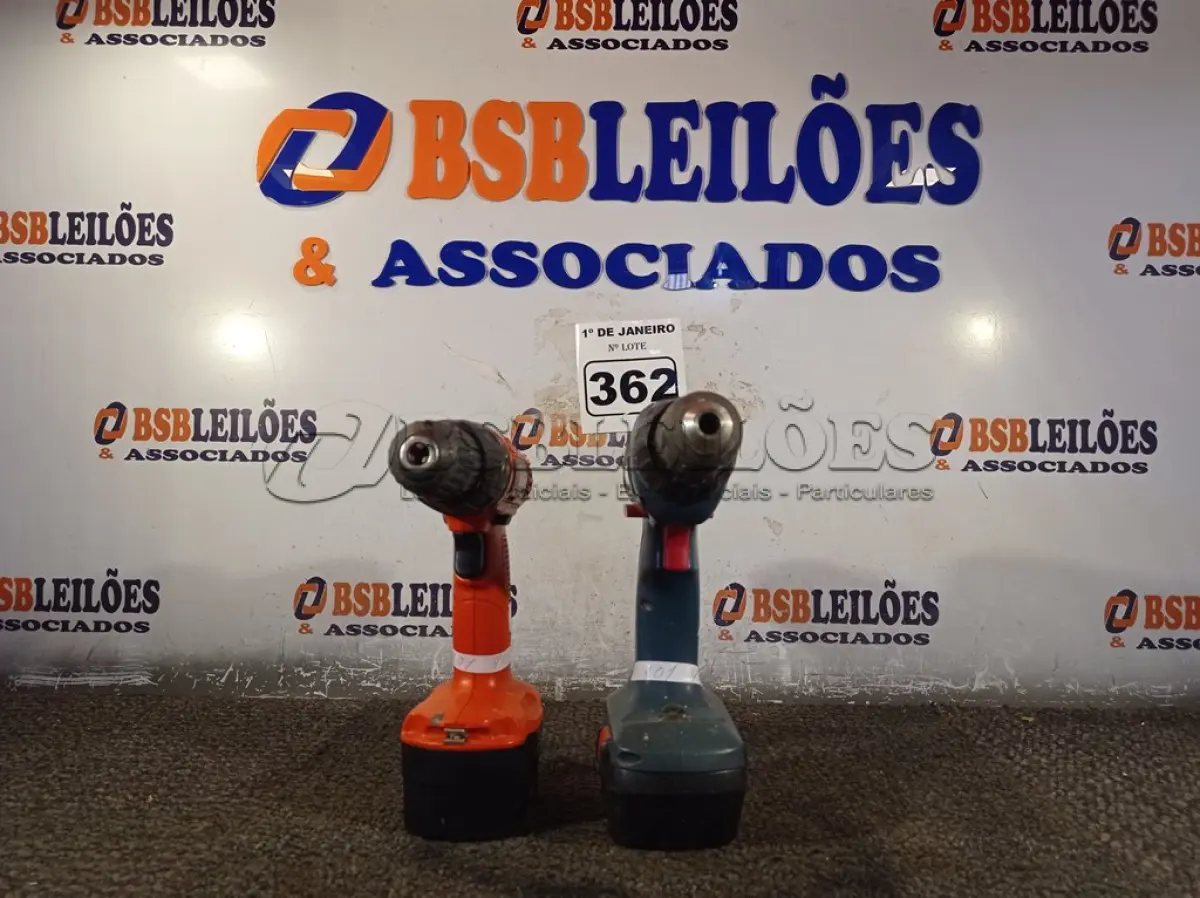 LOTE 362 - 02 PARAFUSADEIRA MARCAS E MODELOS DIVERSOS. (NO ESTADO) ATENÇÃO! FAZER A VISITAÇÃO ANTES DE ARREMATAR, NÃO SABEMOS SE FUNCIONA. LEILÃO NÃO TEM GARANTIA E NEM DEVOLUÇÃO, SUJEITO A POSSÍVEIS AVARIAS VISÍVEIS/OCULTAS E/OU AUSÊNCIA DE COMPONENTES.