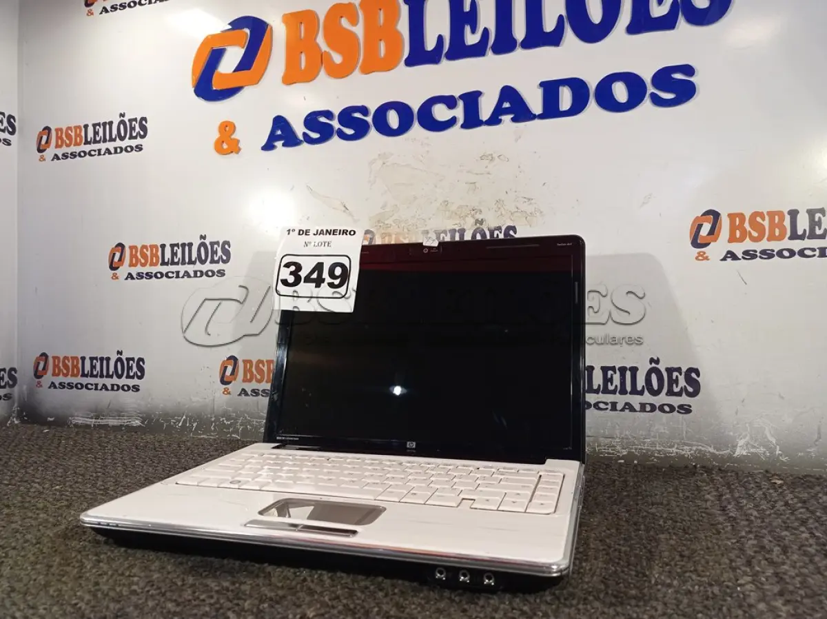 LOTE 349 - 01 NOTEBOOK MARCA HP. (NO ESTADO) ATENÇÃO! FAZER A VISITAÇÃO ANTES DE ARREMATAR, NÃO SABEMOS SE FUNCIONA. LEILÃO NÃO TEM GARANTIA E NEM DEVOLUÇÃO, SUJEITO A POSSÍVEIS AVARIAS VISÍVEIS/OCULTAS E/OU AUSÊNCIA DE COMPONENTES.