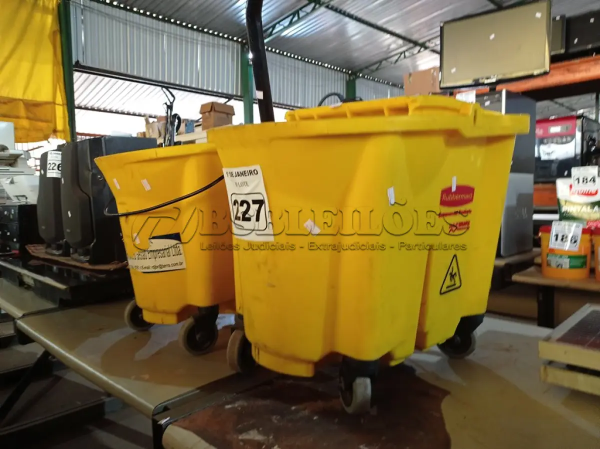 LOTE 227 - 01 FILTRO PARA PISCINA. (NO ESTADO) ATENÇÃO! FAZER A VISITAÇÃO ANTES DE ARREMATAR, NÃO SABEMOS SE FUNCIONA. LEILÃO NÃO TEM GARANTIA E NEM DEVOLUÇÃO, SUJEITO A POSSÍVEIS AVARIAS VISÍVEIS/OCULTAS E/OU AUSÊNCIA DE COMPONENTES.