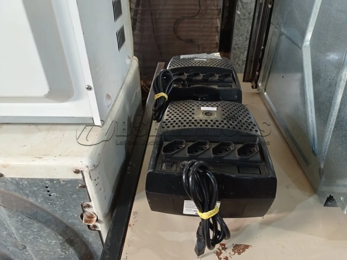 LOTE 410 - 02 ESTABILIZADORES. (NO ESTADO) ATENÇÃO! FAZER A VISITAÇÃO ANTES DE ARREMATAR, NÃO SABEMOS SE FUNCIONA. LEILÃO NÃO TEM GARANTIA E NEM DEVOLUÇÃO, SUJEITO A POSSÍVEIS AVARIAS VISÍVEIS/OCULTAS E/OU AUSÊNCIA DE COMPONENTES.