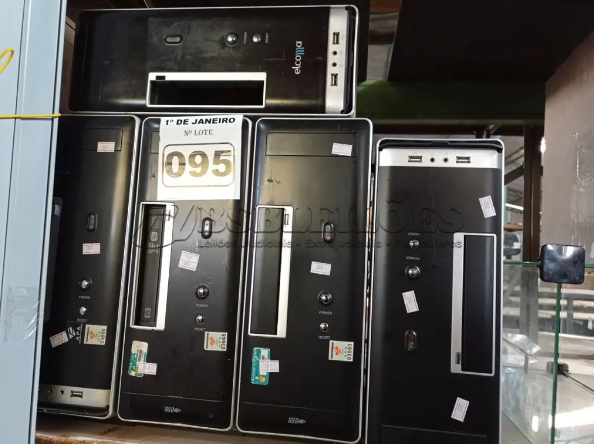LOTE 095 - 05 CPU’S MARCAS E MODELOS DIVERSOS. (NO ESTADO) ATENÇÃO! FAZER A VISITAÇÃO ANTES DE ARREMATAR, NÃO SABEMOS SE FUNCIONA. LEILÃO NÃO TEM GARANTIA E NEM DEVOLUÇÃO, SUJEITO A POSSÍVEIS AVARIAS VISÍVEIS/OCULTAS E/OU AUSÊNCIA DE COMPONENTES.