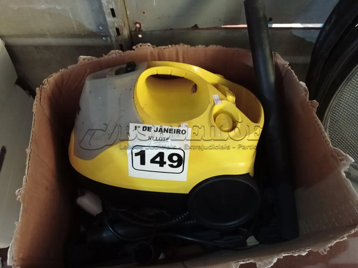 LOTE 149 - 01 LAVADORA DE ALTA PRESSÃO MARCA KARCHER 220V. (NO ESTADO) ATENÇÃO! FAZER A VISITAÇÃO ANTES DE ARREMATAR, NÃO SABEMOS SE FUNCIONA. LEILÃO NÃO TEM GARANTIA E NEM DEVOLUÇÃO, SUJEITO A POSSÍVEIS AVARIAS VISÍVEIS/OCULTAS E/OU AUSÊNCIA DE COMPONENTES.