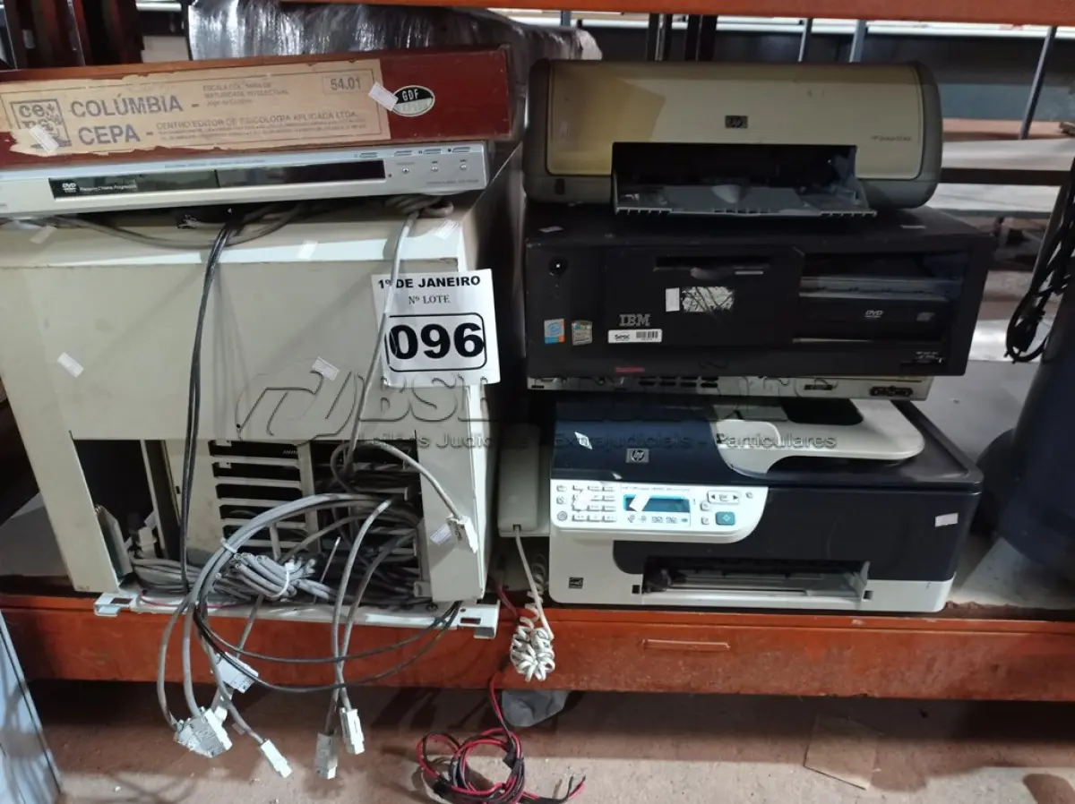 LOTE 096 - 03 IMPRESSORAS, 01 CPU, 01 DVD, 01 CENTRAL TELEFÔNICA E 01 ESCALA COLÚMBIA DE MATURIDADE INTELECTUAL. (NO ESTADO) ATENÇÃO! FAZER A VISITAÇÃO ANTES DE ARREMATAR, NÃO SABEMOS SE FUNCIONA. LEILÃO NÃO TEM GARANTIA E NEM DEVOLUÇÃO, SUJEITO A POSSÍVEIS AVARIAS VISÍVEIS/OCULTAS E/OU AUSÊNCIA DE COMPONENTES.