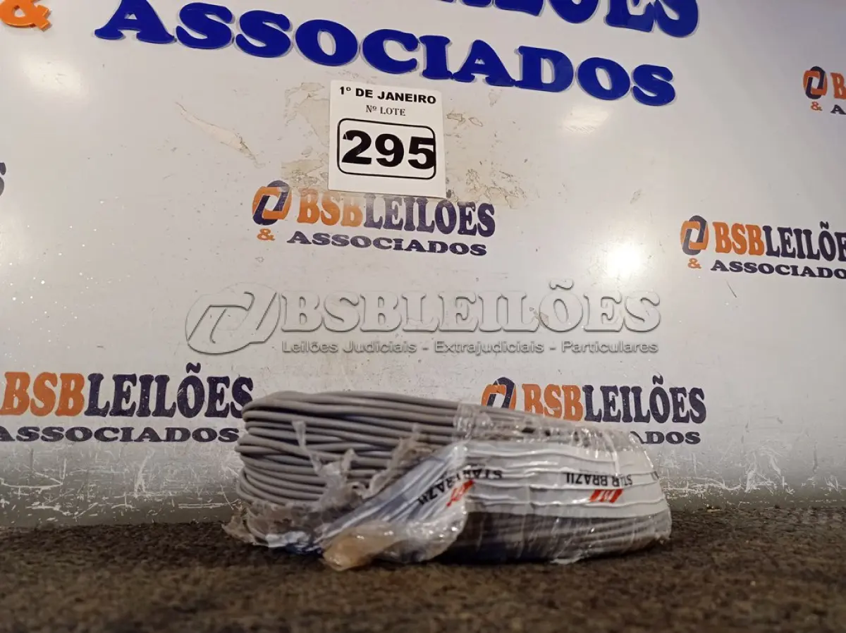 LOTE 295 - 01 ROLO DE CABO FLEXÍVEL 100M 1X2,5MM NA COR CINZA. (NOVO). (NO ESTADO) ATENÇÃO! FAZER A VISITAÇÃO ANTES DE ARREMATAR, NÃO SABEMOS SE FUNCIONA. LEILÃO NÃO TEM GARANTIA E NEM DEVOLUÇÃO, SUJEITO A POSSÍVEIS AVARIAS VISÍVEIS/OCULTAS E/OU AUSÊNCIA DE COMPONENTES.