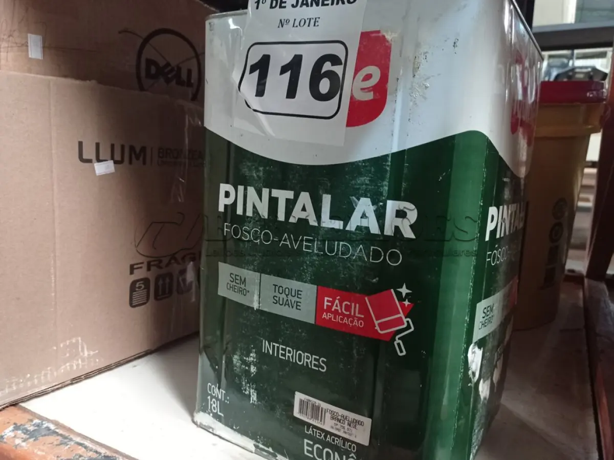 LOTE 116 - 01 LATA DE TINTA IQUINE PINTALAR FOSCO-AVELUDADO 18L NA COR PALHA. (NO ESTADO) ATENÇÃO! FAZER A VISITAÇÃO ANTES DE ARREMATAR, NÃO SABEMOS SE FUNCIONA. LEILÃO NÃO TEM GARANTIA E NEM DEVOLUÇÃO, SUJEITO A POSSÍVEIS AVARIAS VISÍVEIS/OCULTAS E/OU AUSÊNCIA DE COMPONENTES.